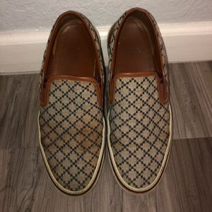 Men’s Gucci size 9 Slip ons
